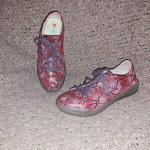 SOFTINOS by Fly London Biel Sneaker-Red/Black/Purple Snakeskin-Sz 38-Near Mint